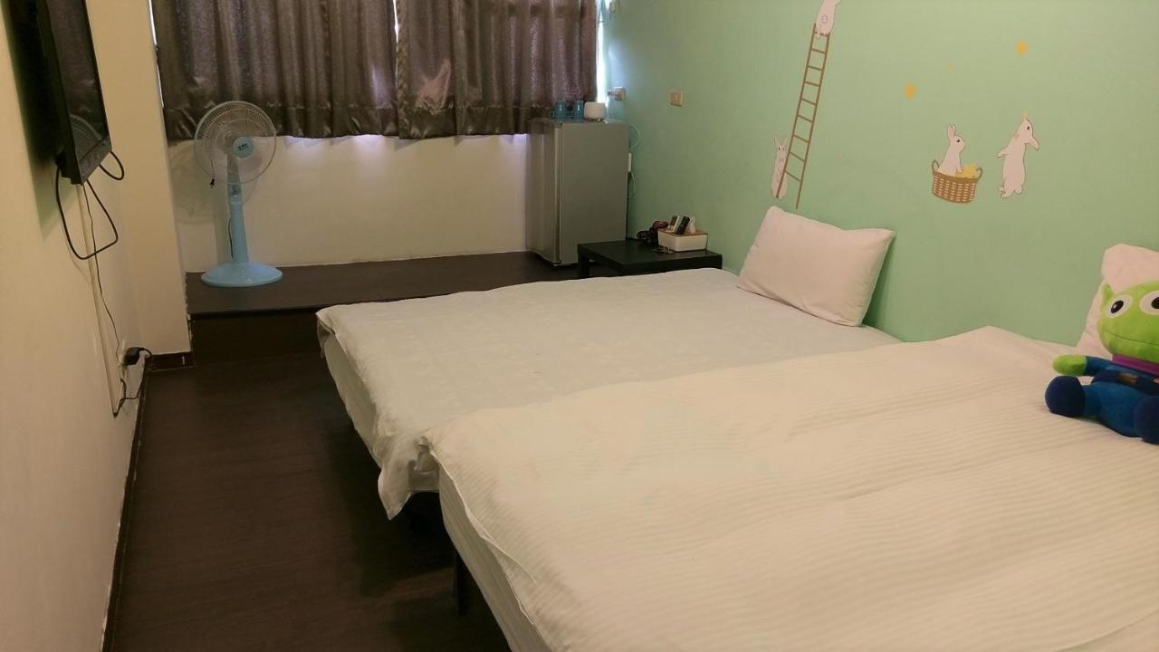 Happines Trip Inn Taichung Esterno foto